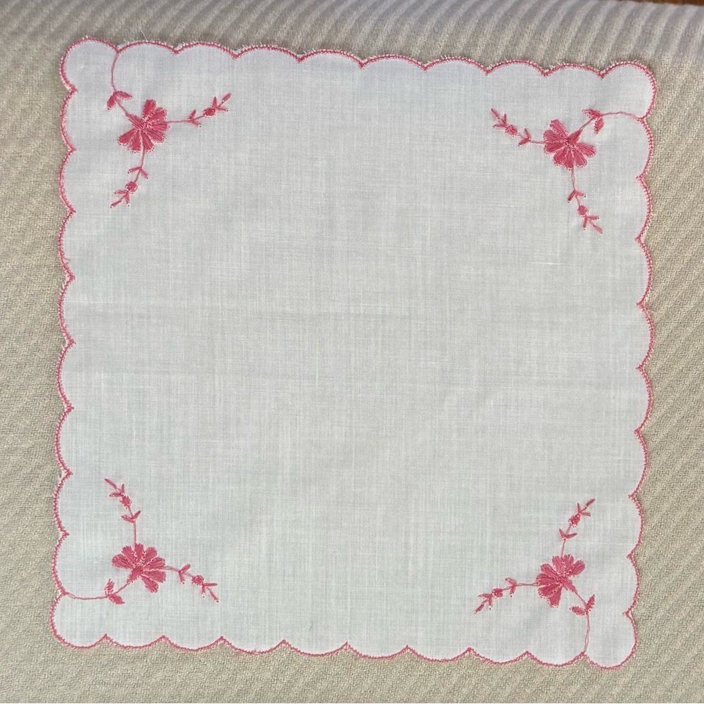 Vintage Embroidered Floral Hankie – Pink Flowers, Scalloped Edges – 10” x 9.5”